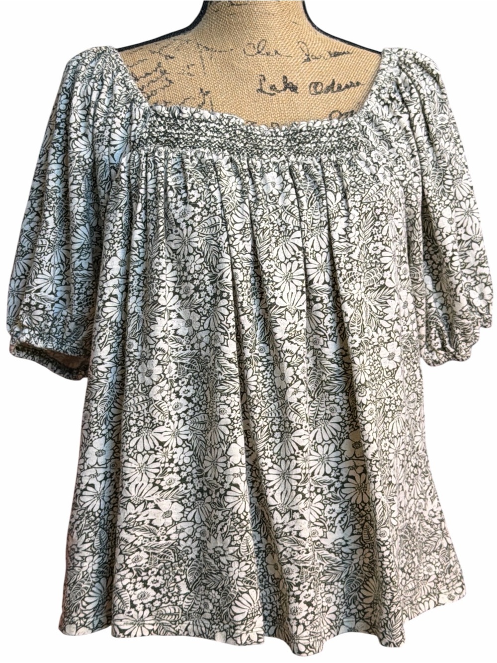 Wonderly Floral Smocked Square-Neck Crop Top - White & Green. EC. Size X-Large